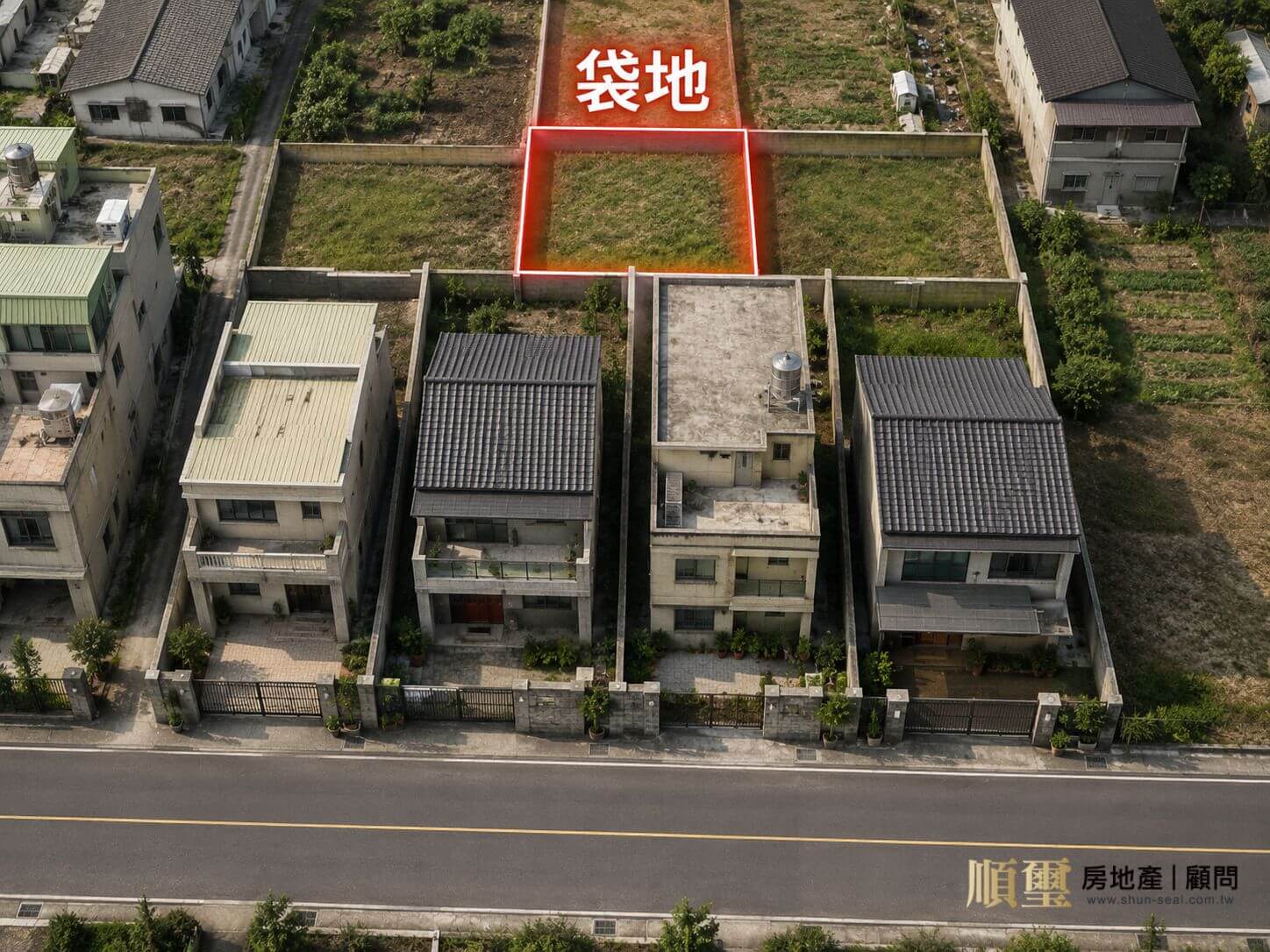 沒有臨路的袋地示意:土地進入法拍難以變現,導致銀行不願承做貸款